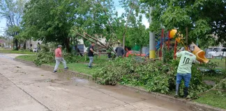 El Municipio desplegó un operativo de emergencia para asistir a familias afectadas