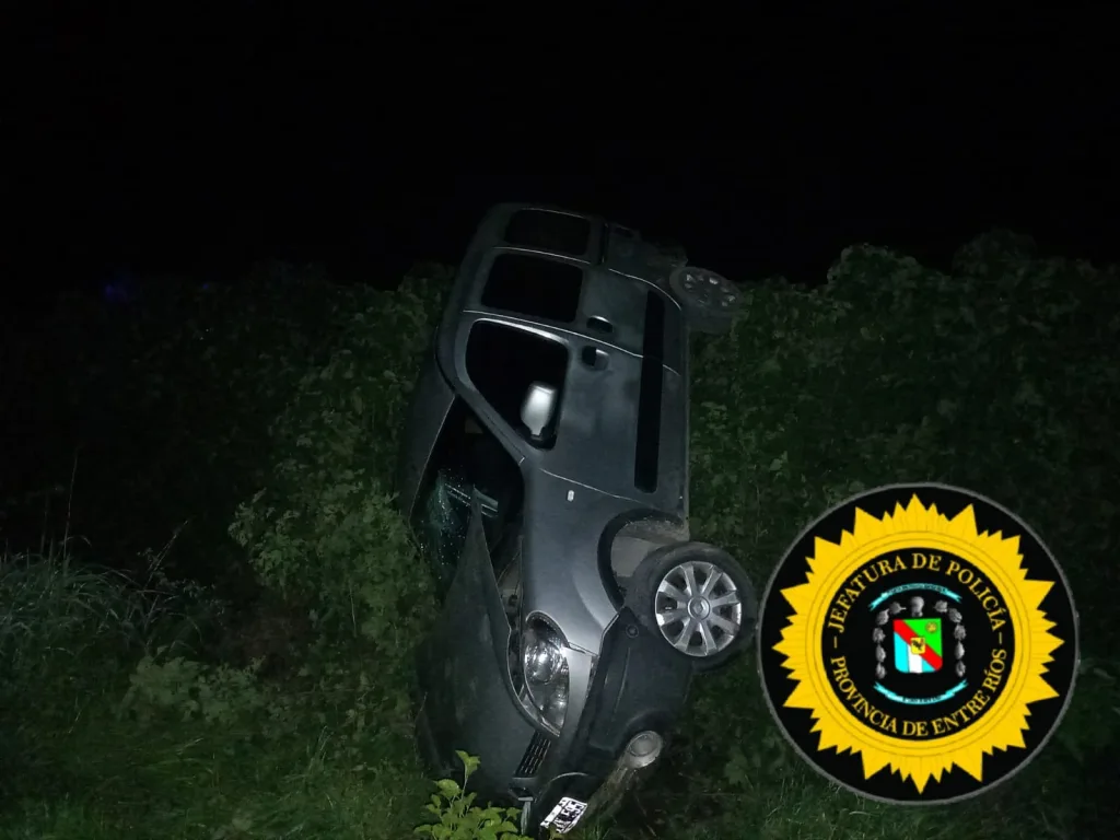 Despiste y vuelco en camino rural de San Justo: un conductor resultó con lesiones leves