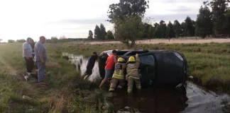 Vuelco en Ruta 12: dos heridos tras reventarse un neumático