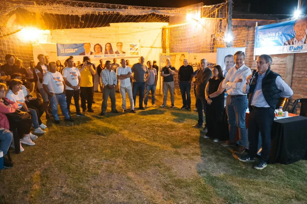 Bahl y Michel, diálogo con policías activos y retirados