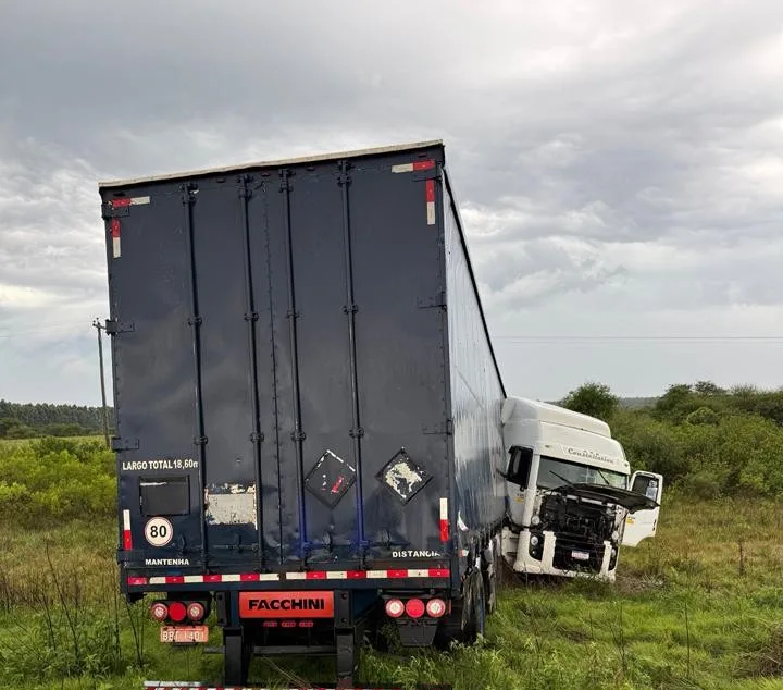 Camión despistó en la Ruta 14