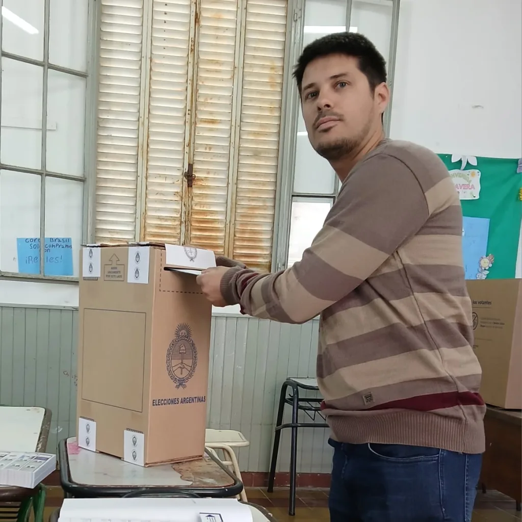 Pablo Amarillo llamó a los votantes a no quedarse en casa y canalizar su descontento a través del voto