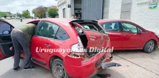 Violento choque en bulevar Yrigoyen: un Renault impactó contra un Citroën y hubo heridos