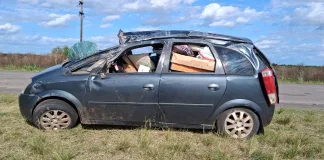 Vuelco en la Ruta Nacional 127: una pareja resultó con lesiones tras un siniestro vial cerca de Los Conquistadores