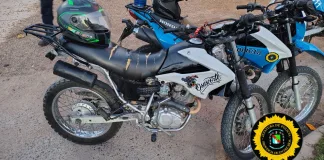 Persecución y violencia vecinal: Policía Motorizada secuestra motocicleta adulterada