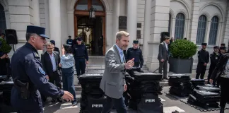 Frigerio distribuyó 1300 chalecos antibalas a la Policía para reforzar la prevención y cuidado de los agentes