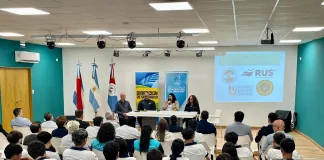 Capacitación sobre seguridad vial para adolescentes de la ciudad