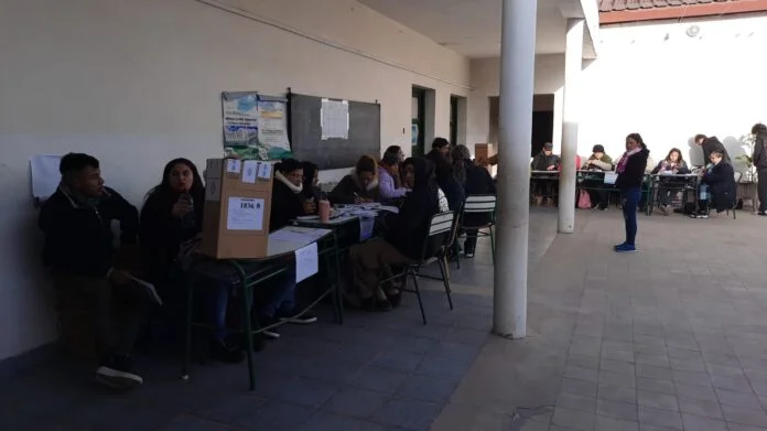 El CGE recordó que no habrá clases este lunes en el turno mañana en escuelas que fueron sede de votación