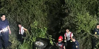 Cuatro heridos tras caer un auto debajo de un puente en la Ruta 12, cerca de La Paz