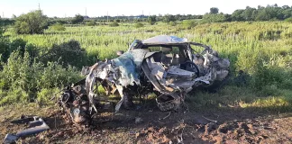 Grave siniestro vial en Avenida Artusi: un joven permanece internado en terapia intensiva