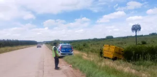 Vuelco de camión de caudales en la Autovía Artigas