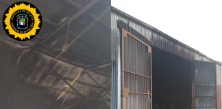 Incendio en galpón de Vialidad Provincial: una camioneta quedó destruida y otra sufrió daños