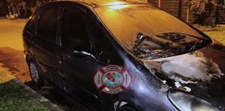 Principio de incendio vehicular en barrio San Isidro