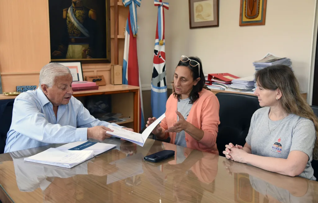 Aporte a AGMER Uruguay para fortalecer instancias de capacitación docente