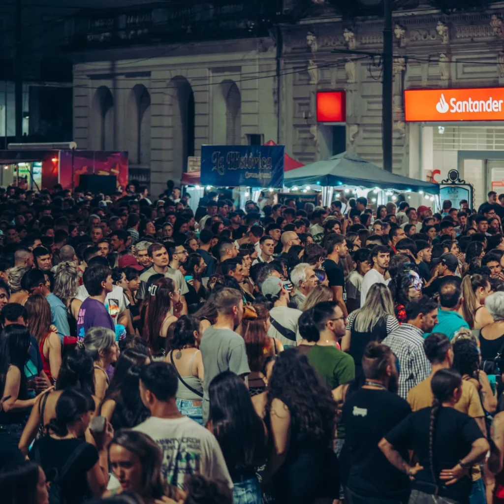 Novembeer 2025 llega con dos noches de cerveza artesanal, gastronomía y música en vivo