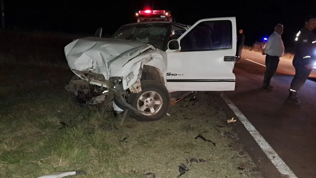 Choque fatal en Ruta 12: una mujer murió tras un violento impacto entre una camioneta y un tractor