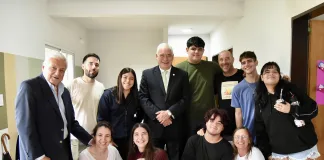 Autoridades visitaron el Centro de Escucha para adolescentes