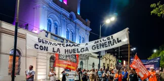 Plaza Ramírez fue escenario de una protesta multisectorial contra las políticas laborales de Milei