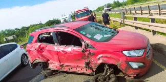 Autovía N°12: Vehículo impacta contra el guardarraíl tras ser encerrado por otro rodado