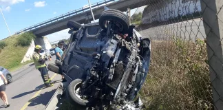 Se salvaron de milagro tras un violento vuelco en la Autovía 14