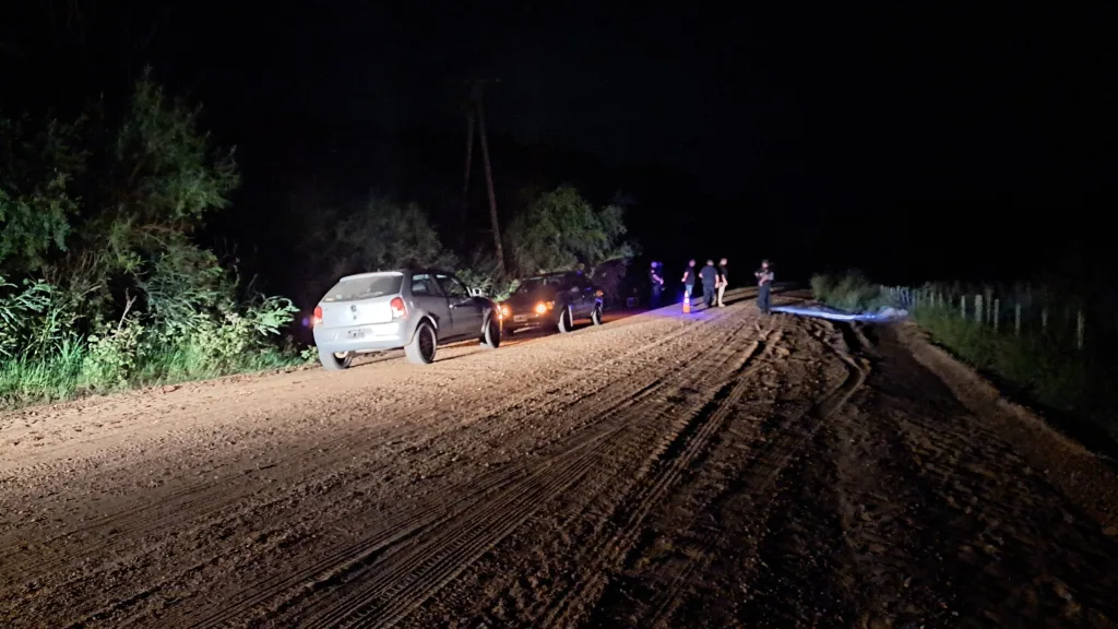 Embistió a la Policía, arrojó droga y huyó a pie