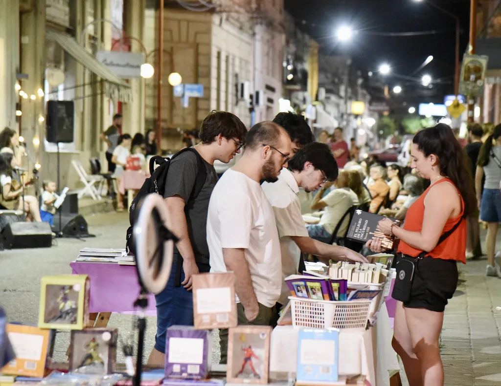 La Noche de las Librerías tuvo su edición navideña