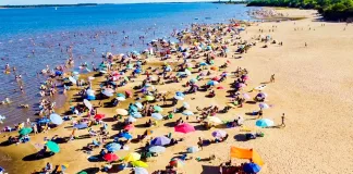 Navidad a orillas del río: miles de vecinos eligieron las playas de la ciudad para disfrutar