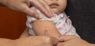 Desde 2026 la segunda dosis de la vacuna triple viral se aplicará a los 15 meses