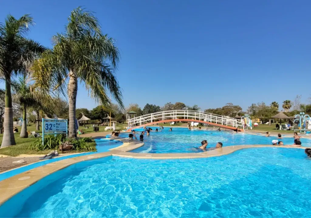 Federación: Continúa internado en estado crítico el niño rescatado de una pileta en el Parque Termal