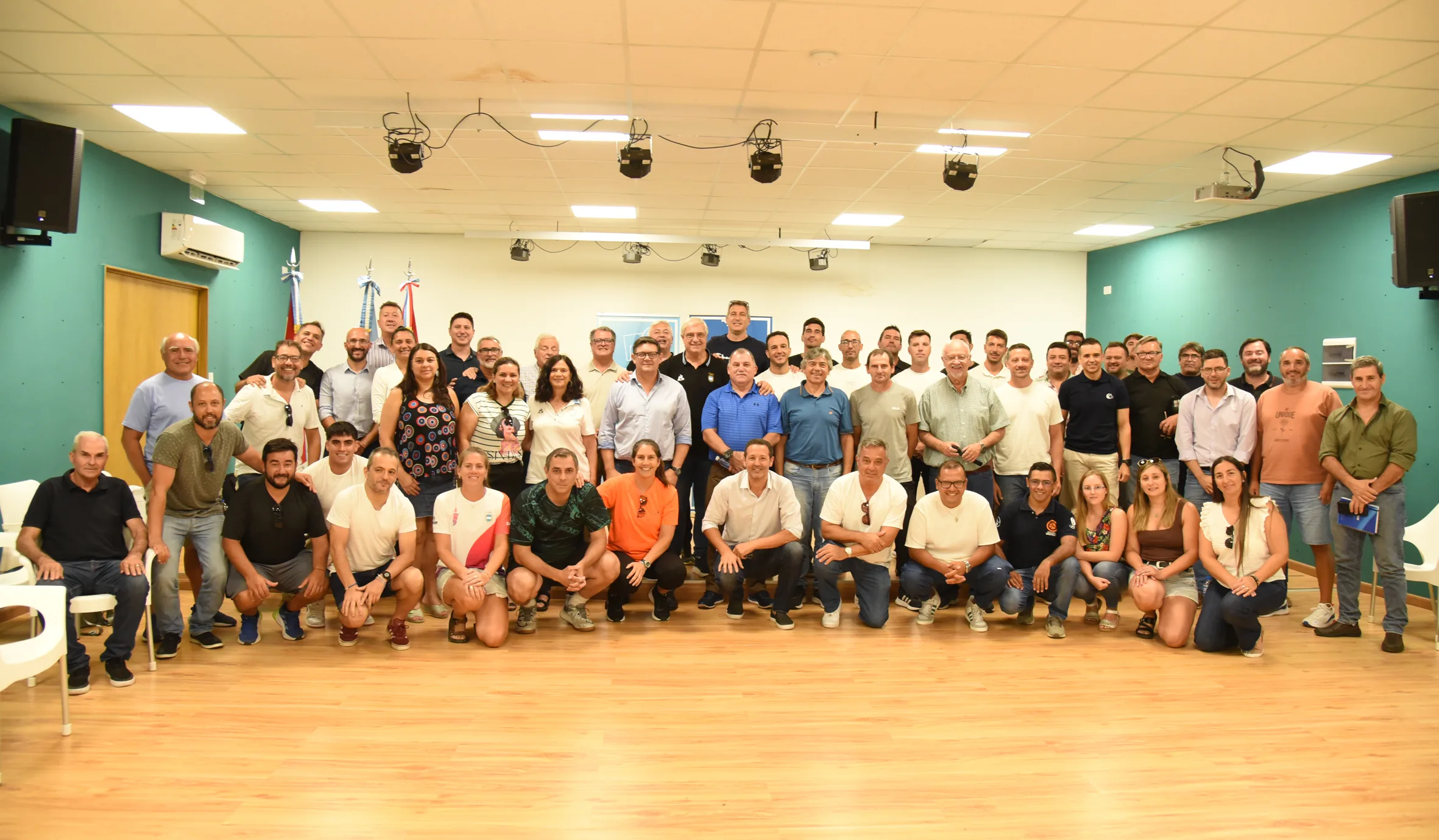 Encuentro de dirigentes deportivos locales y de la región con autoridades del Comité Olímpico