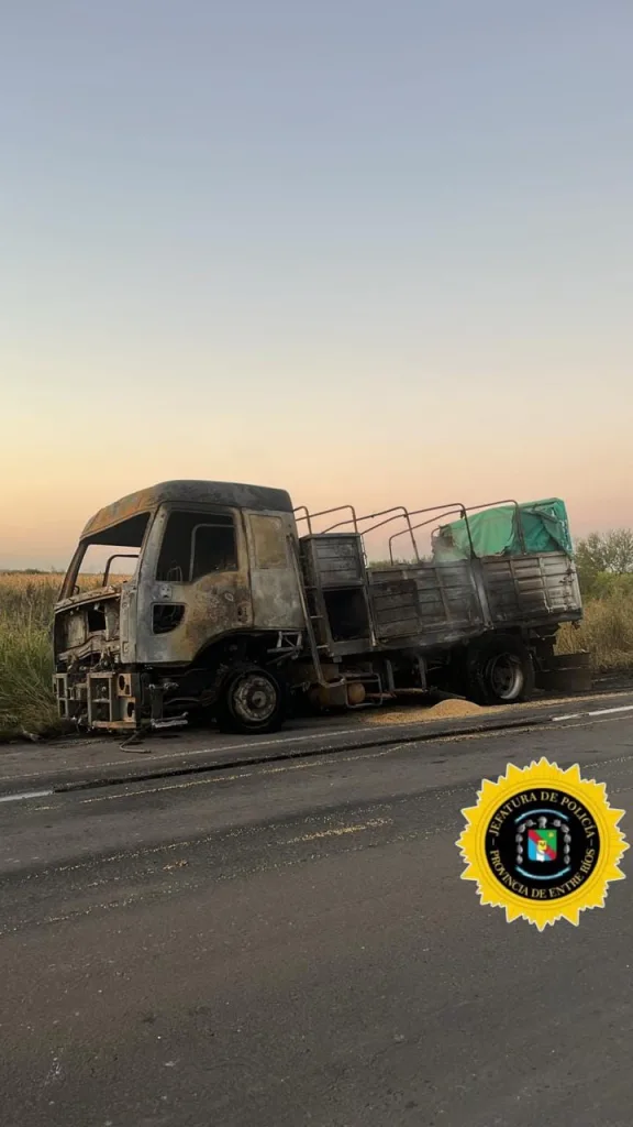 Incendio de un camión provocó el corte total de la Ruta Provincial N° 26