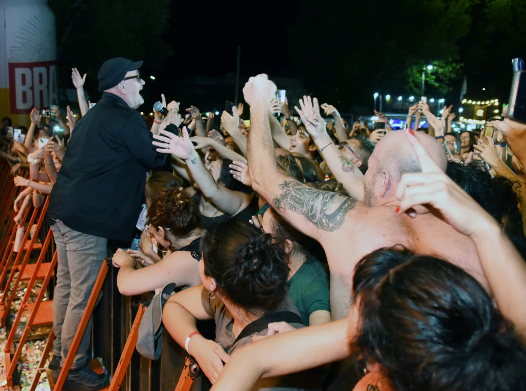La Fiesta de la Playa sigue esta noche  con mucha cumbia y Damas Gratis