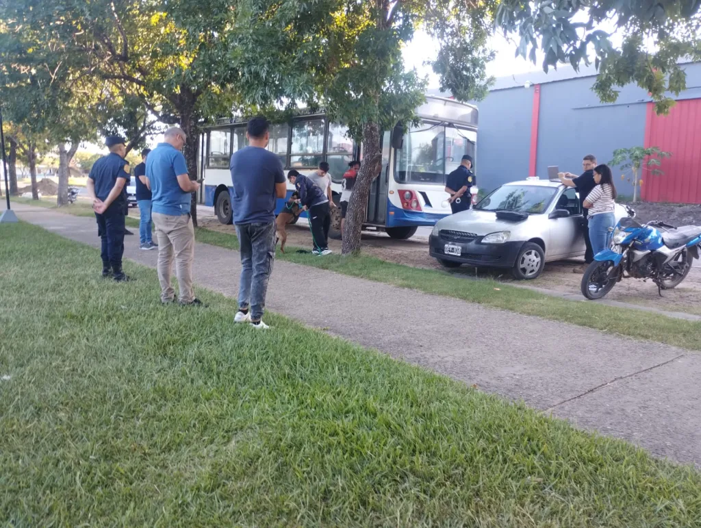 Detienen a un hombre con cocaína en una plaza de Federación