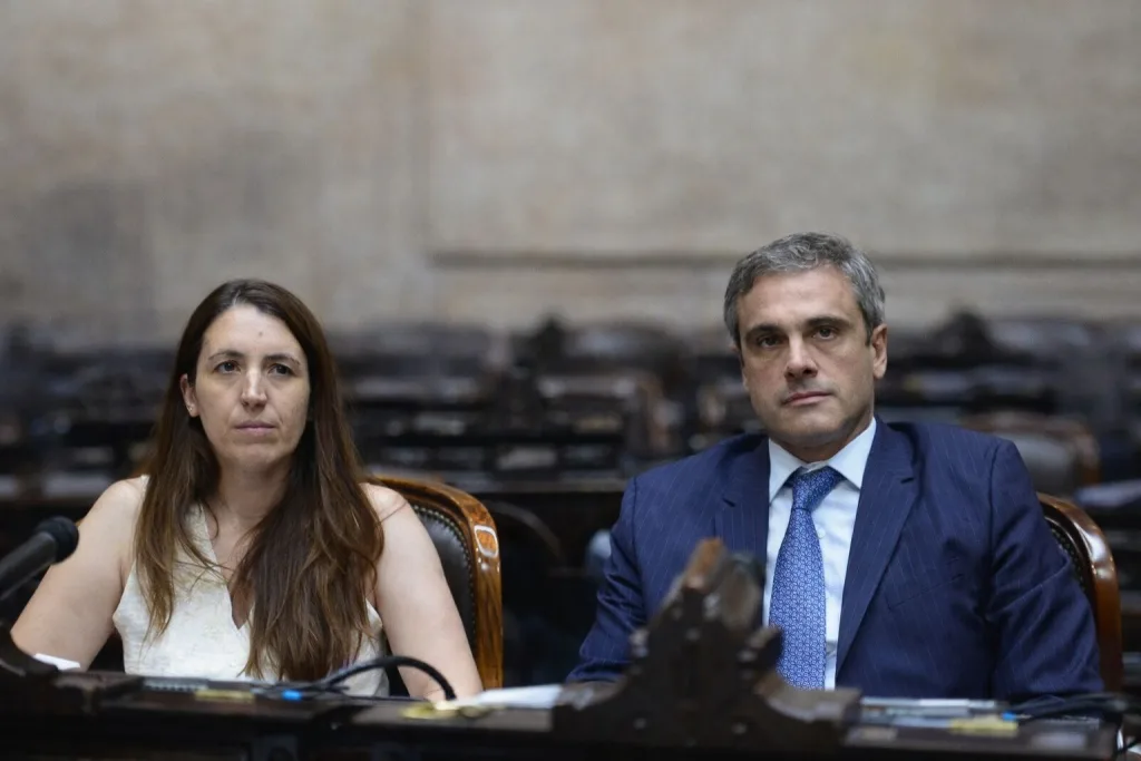 Diputados entrerrianos presentan proyecto para aliviar la deuda de las familias con tarjetas de crédito