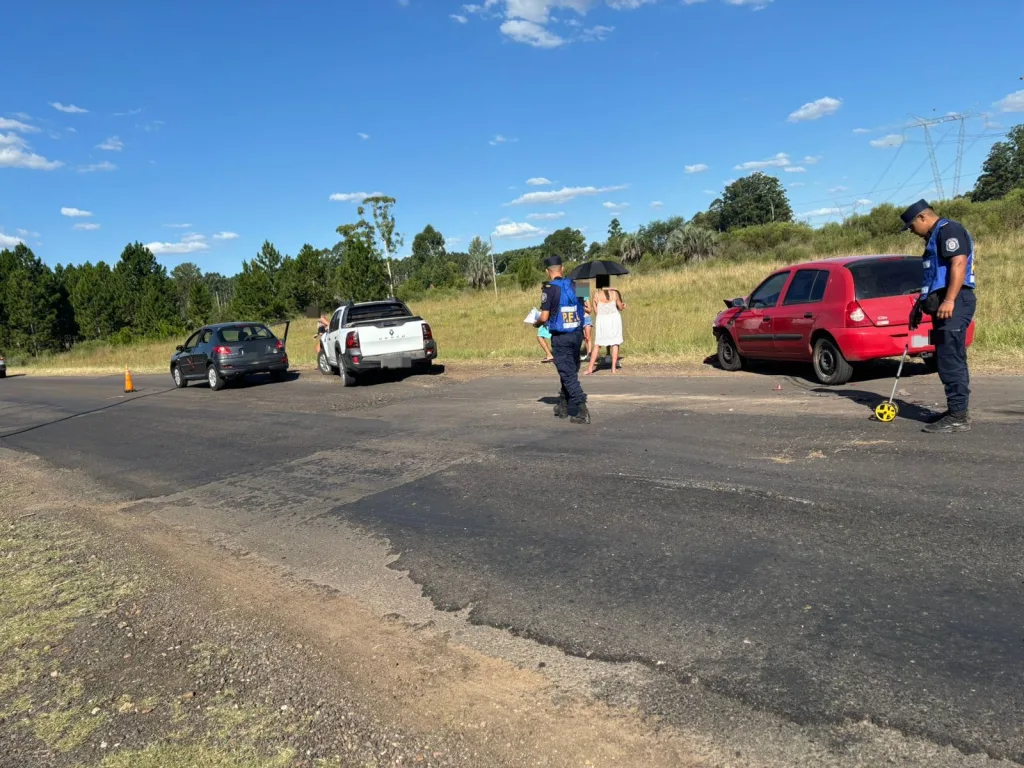 Siniestro vial en cadena: tres vehículos involucrados sobre la RN 015