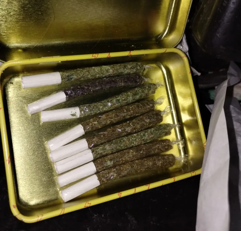 Encontraron una moto abandonada con marihuana en su interior