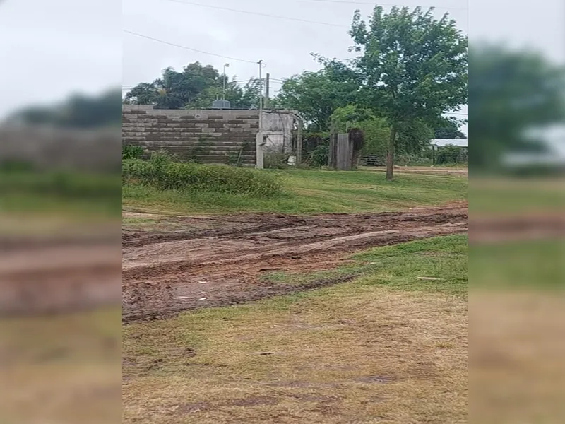 Calle olvidada: vecinos del Barrio Planta Emisora reclaman una solución urgente