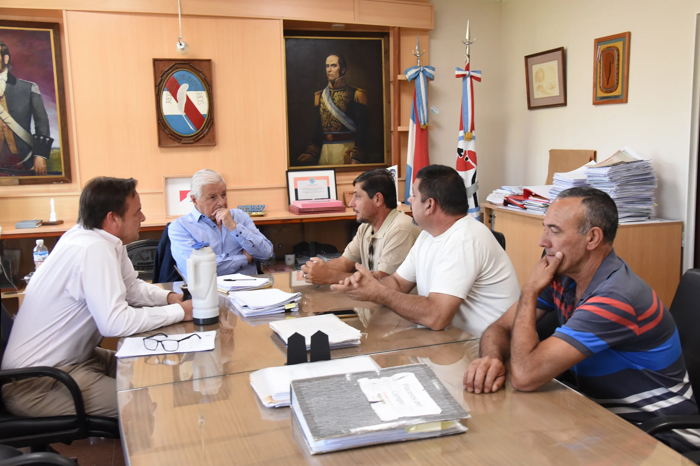 Transporte urbano: Lauritto recibió a choferes que reclaman el pago de salarios