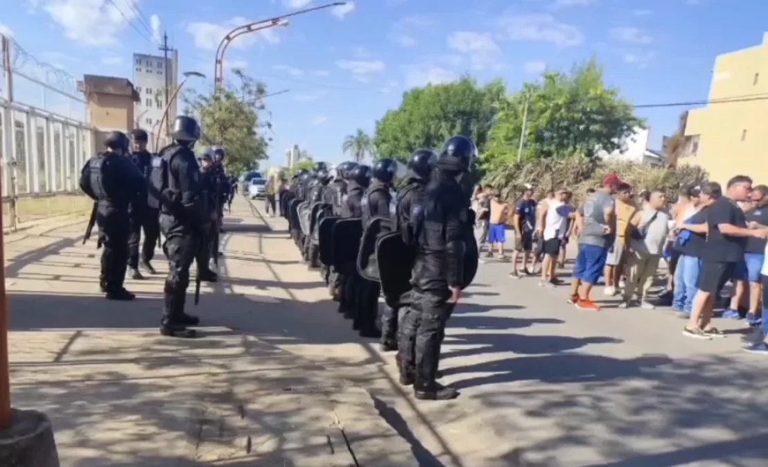 Comunicado de la Departamental Uruguay: incidentes y detenidos tras una protesta sindical en el puerto de Concepción del Uruguay