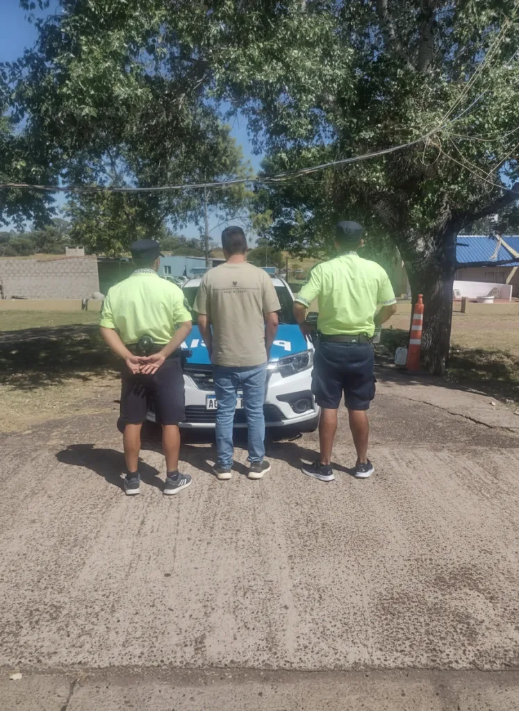 Es de Colón y llevaba bidones prohibidos a Concepción del Uruguay: lo frenaron en un control vial sobre Ruta 14, en Bella Vista