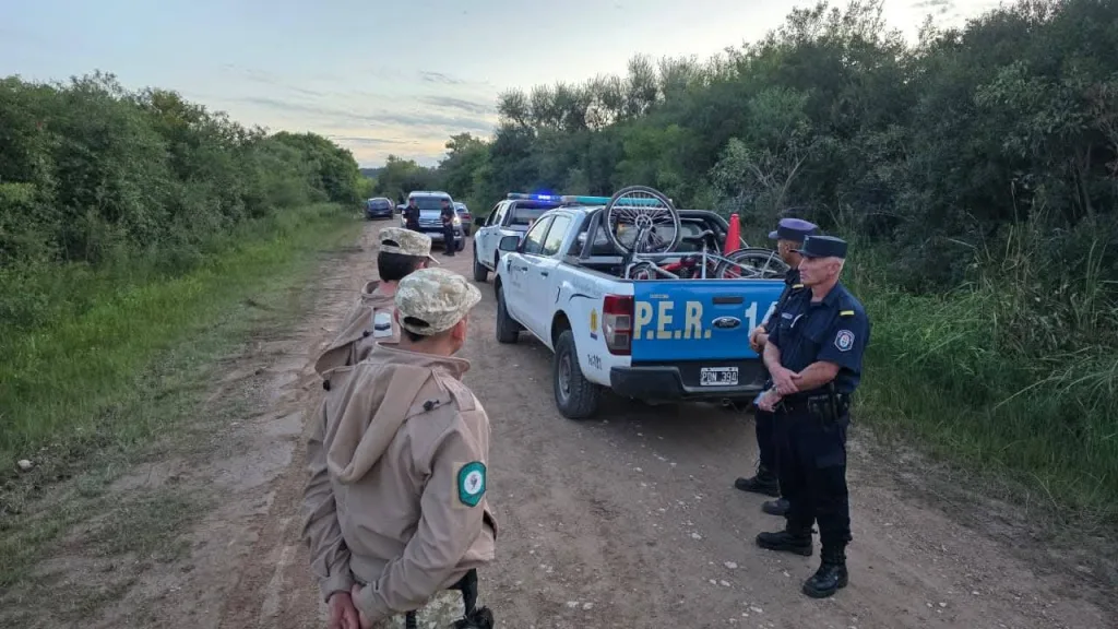 Los Charrúas: Joven desaparecida en arroyo tras ser arrastrada por la corriente