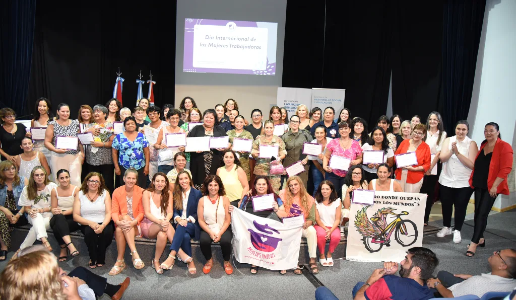 Invitan a la comunidad a postular a mujeres para su reconocimiento