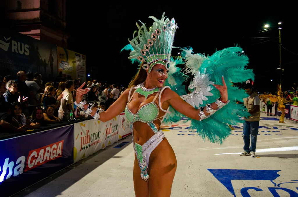 Concepción del Uruguay se prepara para un fin de semana extra largo a puro Carnaval, música y cultura