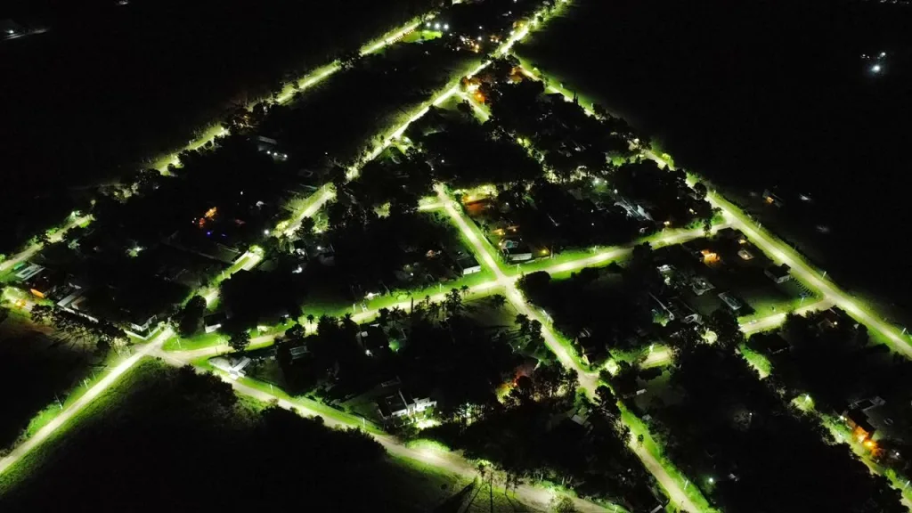 Ya funcionan más de 230 nuevas luminarias LED en Barrio Hipódromo