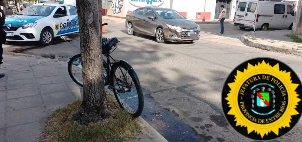 Siniestro vial en Concepción del Uruguay: una ciclista sufrió lesiones graves tras ser embestida por un auto