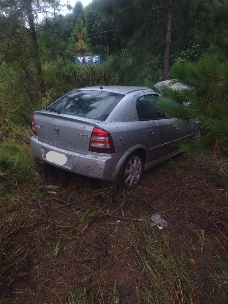 Despiste y choque en Ruta 14: Chevrolet Astra colisiona con camioneta