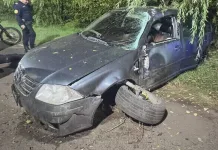 Siniestro vial en el acceso a Banco Pelay: un joven resultó con lesiones leves