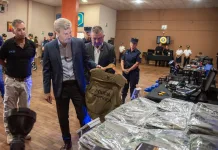 Frigerio entregó móviles y equipamiento a la Policía para reforzar la seguridad con tecnología de punta