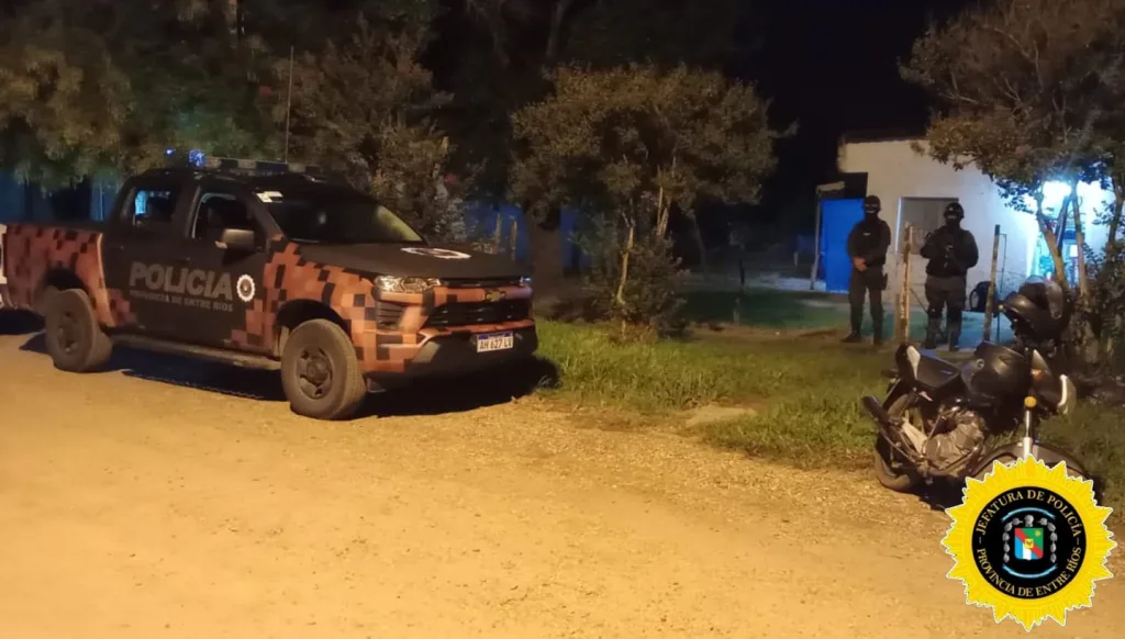 Dos allanamientos en Federal con secuestro de estupefacientes y detención de una mujer