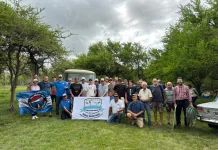 Caravana de autos clásicos y antiguos recorrió caminos rurales y colonias de la región